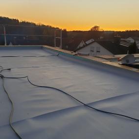 Průběh realizace střechy garáže