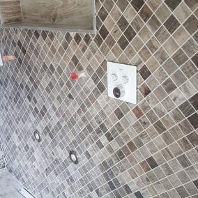 Sprchový kout s mozaikou